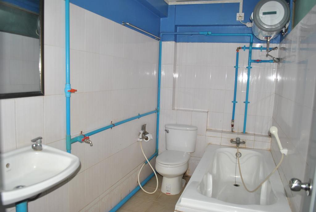 Hotel Royal Toe Yangon Zimmer foto
