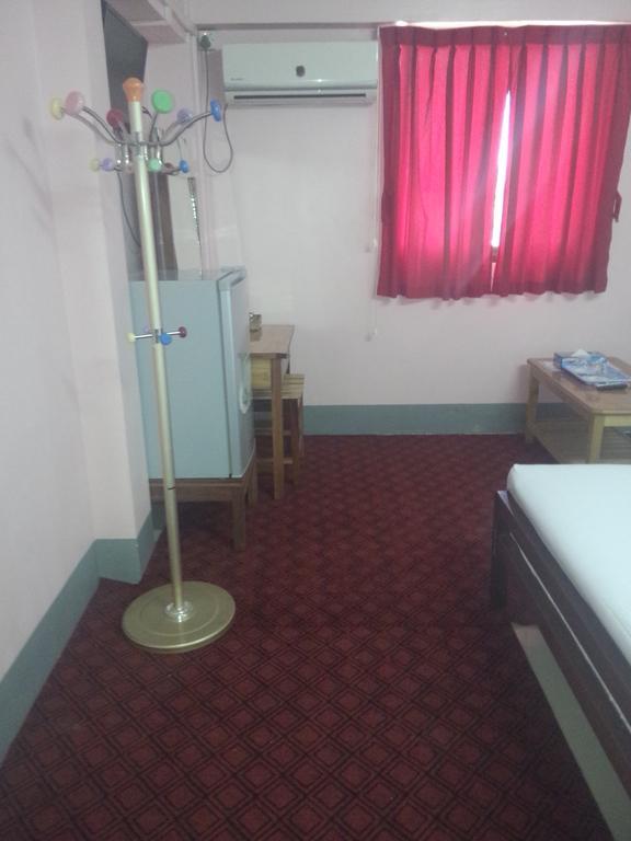 Hotel Royal Toe Yangon Exterior foto